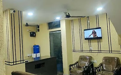Holiday Star Inn