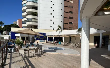 Particular Iate Plaza