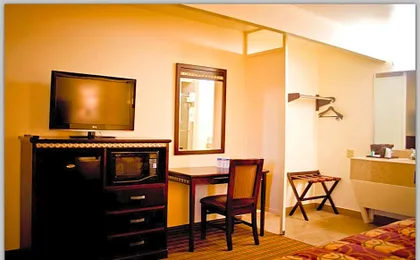 Whispering Palms Inn