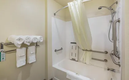Cobblestone Inn & Suites Menomonie