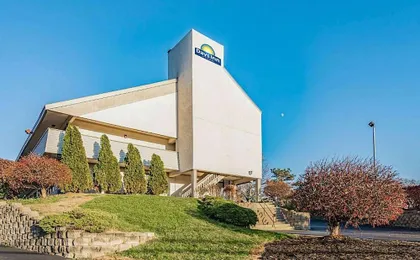 Days Inn by Wyndham Cincinnati I-71