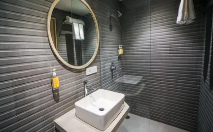 Bloom Hotel - Juhu