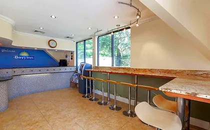 Days Inn by Wyndham Nanuet / Spring Valley