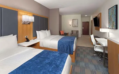 La Quinta Inn & Suites by Wyndham Coralville Iowa City