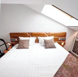 Anahita Boutique Hotel