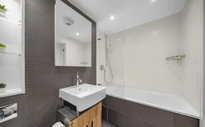 King's Cross Apartment with Terrace
