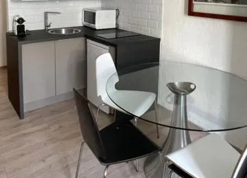 Apartment on Dante Street Next To the Sea