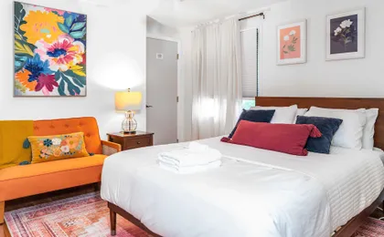Highway Chalet - Centrally Located to Area Attractions!