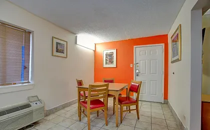 Americas Best Value Inn - Laredo