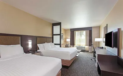 Holiday Inn Express & Suites Anaheim Resort Area By IHG