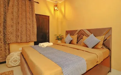 Roomshala 072 Hotel Starlight