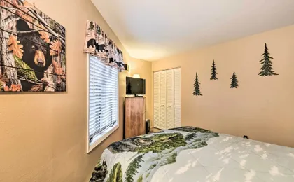 Mountain-view Angel Fire Condo: Walk to Skiing
