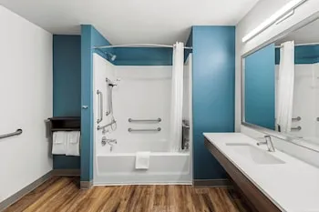 WoodSpring Suites Kansas City Airport