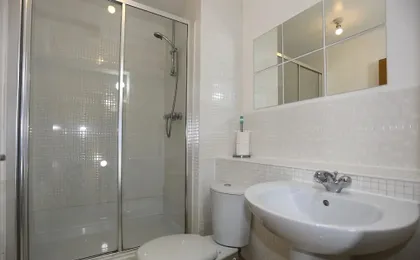 2 bed Riverview Bridge House Apartment
