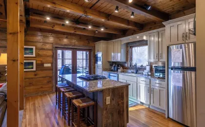 Gratitude - Hot Tub, Pool Table, Covered Decks, 5 Minutes to Boone-