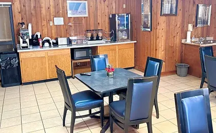 Travel Inn Watertown