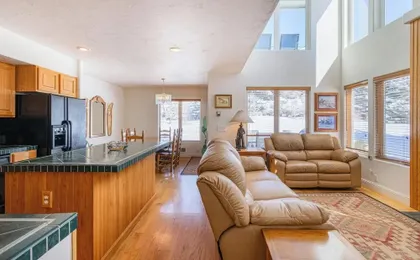 3BR Townhome w/ Mountain View & Balcony