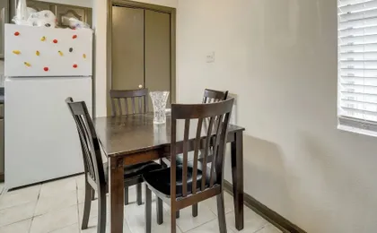 Walk to LSU Campus & Bars! Condo w/ Community Pool
