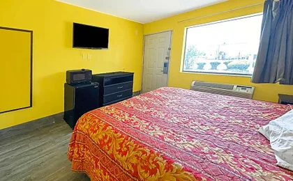 Luxury Inn By OYO Albany