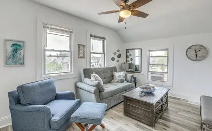 Stroll to Ocean Grove Boardwalk & Beach: Sleek Apt