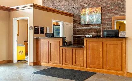 White River Inn & Suites