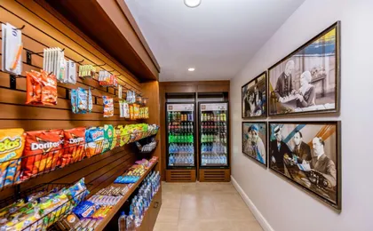 Hotel Fort Des Moines, Curio Collection by Hilton