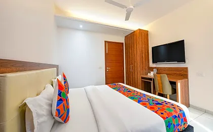 FabHotel Silver Oak BnB - Nr. Yashobhoomi Convention Centre