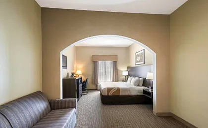 Quality Inn & Suites Fishkill South near I-84