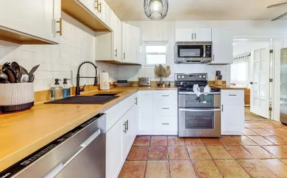 5 Mi to Las Olas Beach! Bright Home w/ Fenced Yard