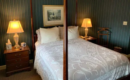 1842 Inn