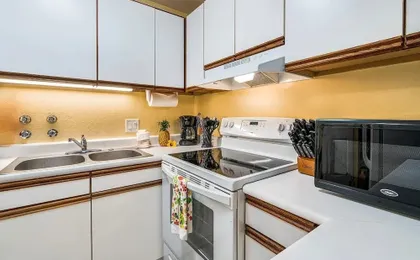 Desirable Ground Floor Unit - AC & Wifi - Concierge Included- Vrkcv