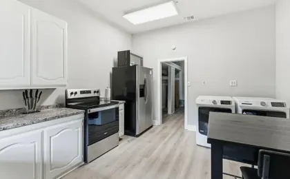 Bright 2BR Duplex Mins to Downtown San Antonio