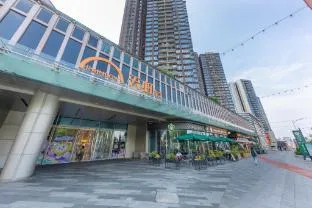 Xicheng Hotel (Shenzhen Fucheng Tianhong Qiankeng Subway Station Branch)