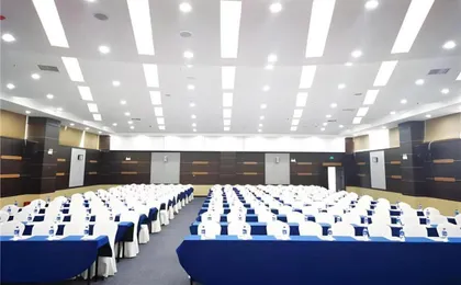 Echeng Hotel (Dali High Speed Railway Station, Erhai)