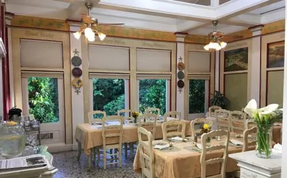 Churchill Manor