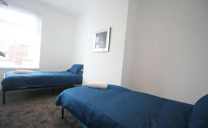 Media Manor - Fully Refurbished in 2022 - Large 6 Bedrooms, 3 Bathrooms Plus Media Games Room