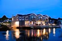 Boathouse Waterfront Hotel