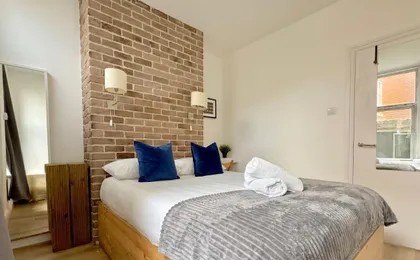 Clerkenwell Apartments by Primecityhosts