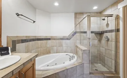 Town Pointe B205 3 Bedroom Condo by RedAwning
