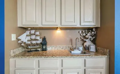Spacious Beachview End Unit in Legacy Tower 2 -809 - 3 Bedroom 3 Bath Condo
