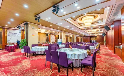 Guangzhou Liangfan Holiday Hotel (Jiangxia Metro Station, Design Capital Branch)