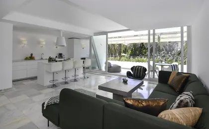 Port Oasis Golden Mile Apartment