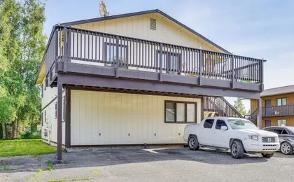 5 Mi to State Park: Mtn-view Apt in Anchorage