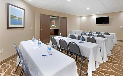 Comfort Inn & Suites Wichita Northeast