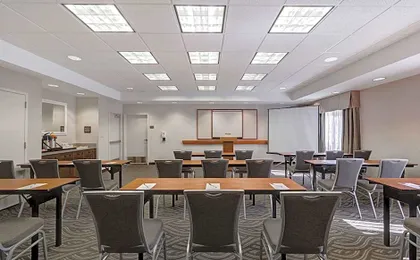 Hampton Inn & Suites Tulare