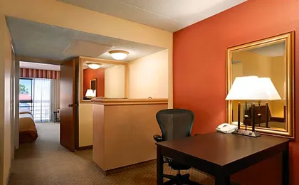Wyndham El Paso Airport Hotel And Water Park