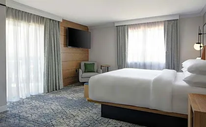 Sheraton Westport Chalet Hotel St. Louis