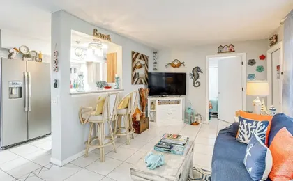Port Charlotte Paradise w/ Private Outdoor Oasis!