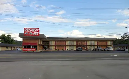 Speedway Inn