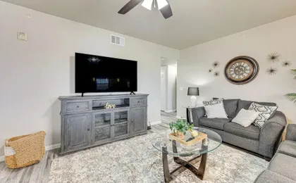 3 Mi to Hospitals Stylish Condo in San Antonio!